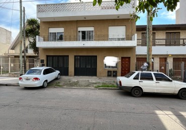 AJ Vivienda multifamiliar con dos locales, departamento 4 amb y 2 ambientes