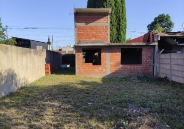 RB - Lote con vivienda de hormigon en construccion de dos plantas a terminar cerca del Cruce Varela