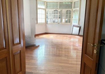 AJ - Importante  propiedad de categoria ideal geriatrico, clinica, consultorios