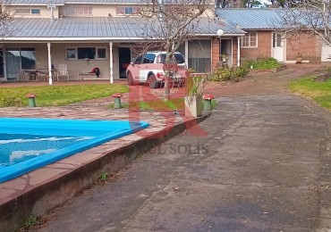 MS-Casa en Venta - Dos Plantas con Departamento Independiente, Pileta y Amplio Parque