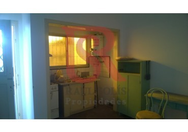 FV  Ph 2 ambientes en alquiler sobre calle Uriburu esquina Brandsen