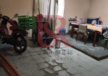 LP - Venta departamento a refaccionar 5 ambientes en Berazategui