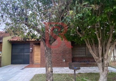 AM. Casa en Venta con gran terreno - Bernal 
