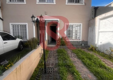 GZ- Duplex tipo casa cuatro ambientes con cochera