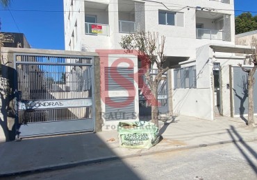 Departamento en Venta de 2 Ambientes en Berazategui